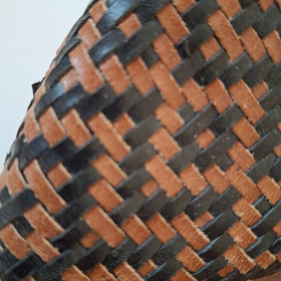 Elliot Lucca Women's Leather Black & Tan Woven Classic Loafers Size 8.5 - Picture 8 of 8